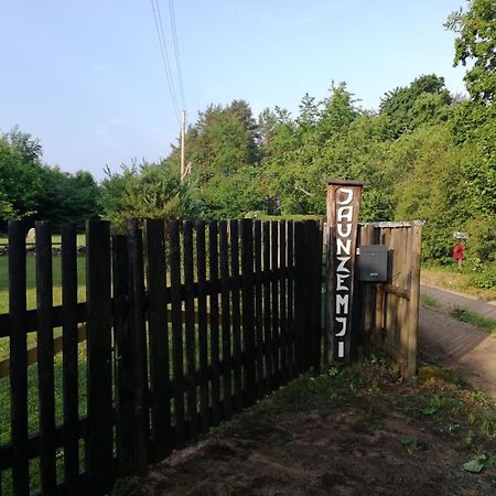 Jaunzemji Villa Dzeņi Buitenkant foto